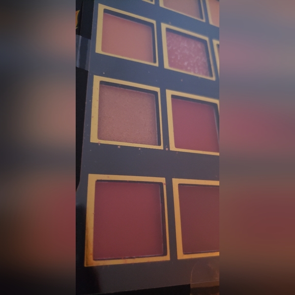 š„Flamin' HOT Cheetos Eyeshadow Palette 12 Shade LIMITED EDITIONš„ - Picture 12 of 15